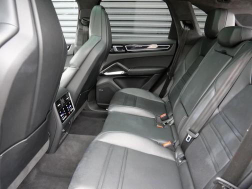 2022 Porsche Cayenne Turbo