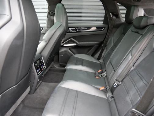 2022 Porsche Cayenne Turbo