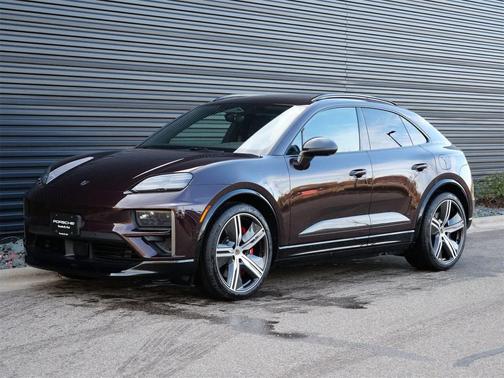 2024 Porsche Macan Turbo