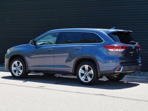 Shoreline Blue Pearl 2018 Toyota Highlander Limited