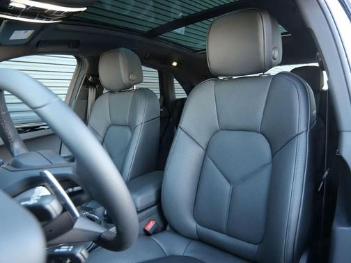 Chalk 2026 Porsche Macan Macan