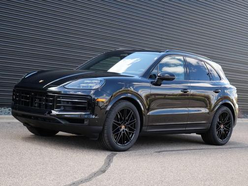 Chromite Black Metallic 2026 Porsche Cayenne Cayenne