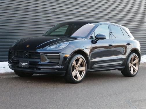 2022 Porsche Macan AWD