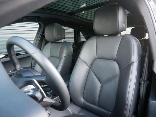 2022 Porsche Macan AWD