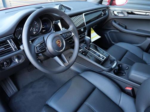 2026 Porsche Macan AWD