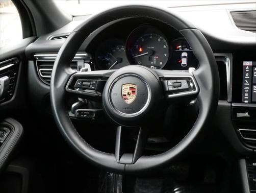 2022 Porsche Macan Base