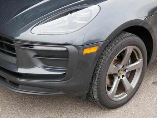 2022 Porsche Macan Base