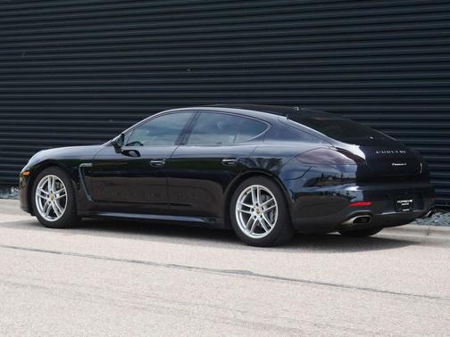 Jet Black Metallic 2015 Porsche Panamera 4