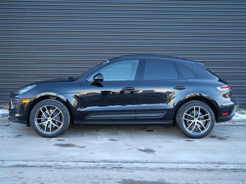 2025 Porsche Macan AWD