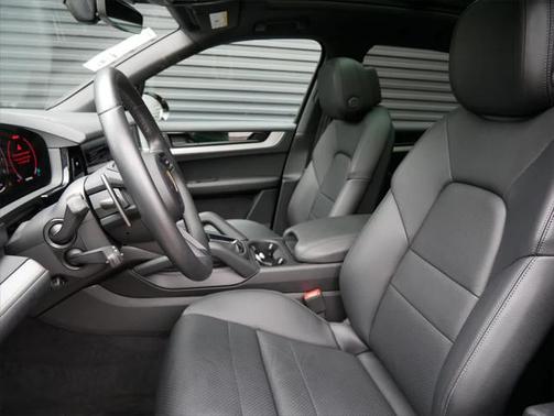 2024 Porsche Cayenne AWD