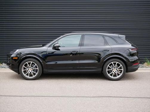 2024 Porsche Cayenne AWD
