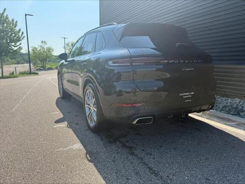 2024 Porsche Cayenne AWD