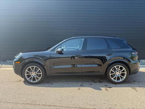 2024 Porsche Cayenne AWD