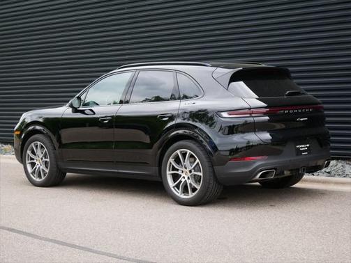 2024 Porsche Cayenne AWD