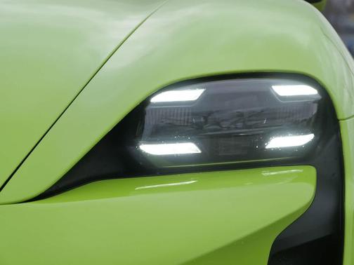 2022 Porsche Taycan GTS