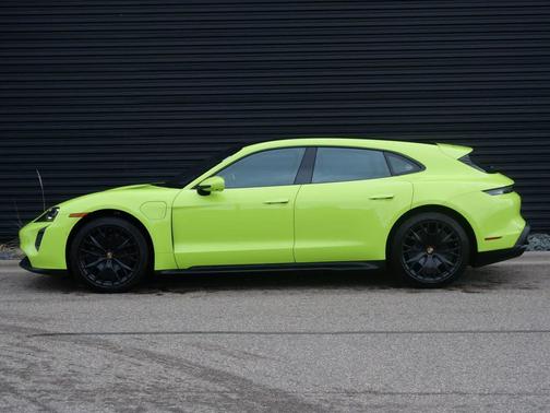 2022 Porsche Taycan GTS