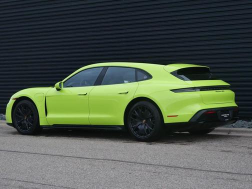 2022 Porsche Taycan GTS