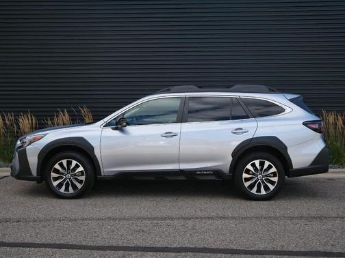 Ice Silver Metallic 2024 Subaru Outback Limited XT