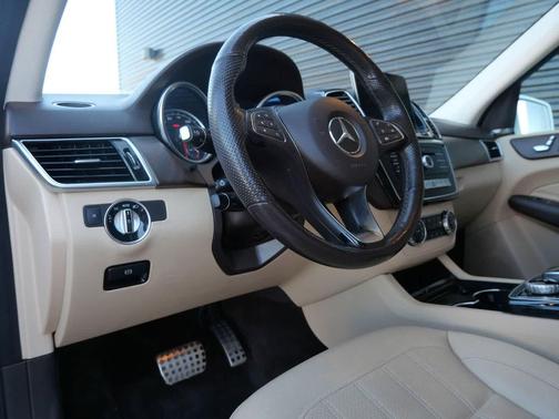 Polar White 2019 Mercedes-Benz GLE 400 Base 4MATIC