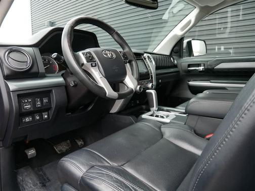2017 Toyota Tundra Platinum
