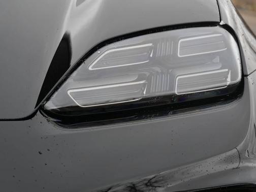 A1/Black 2026 Porsche Macan Macan Electric 4