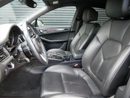 2018 Porsche Macan AWD