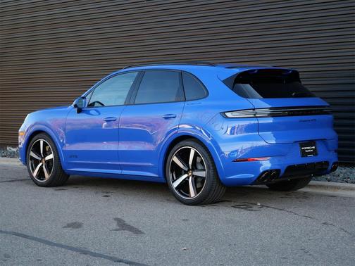2025 Porsche Cayenne GTS
