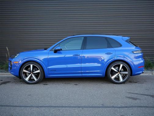 2025 Porsche Cayenne GTS