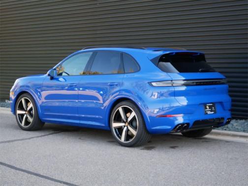 2025 Porsche Cayenne GTS