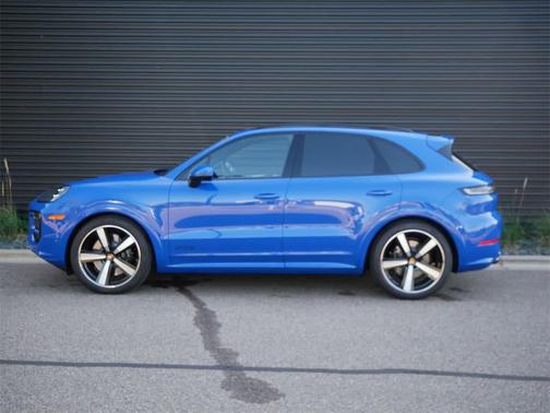 2025 Porsche Cayenne GTS