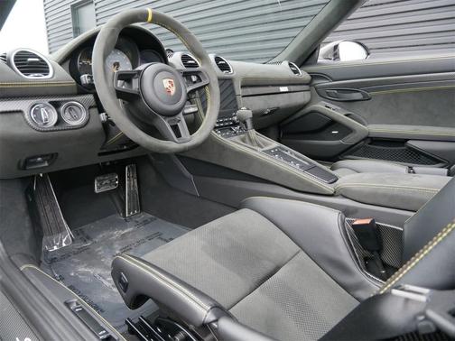 2025 Porsche 718 Spyder RS