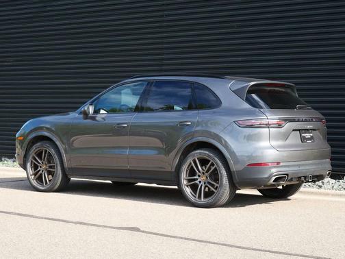 Gray 2023 Porsche Cayenne Cayenne
