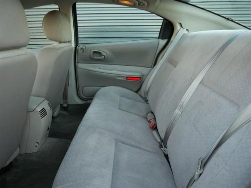 2004 Dodge Intrepid SE