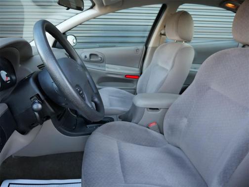 2004 Dodge Intrepid SE