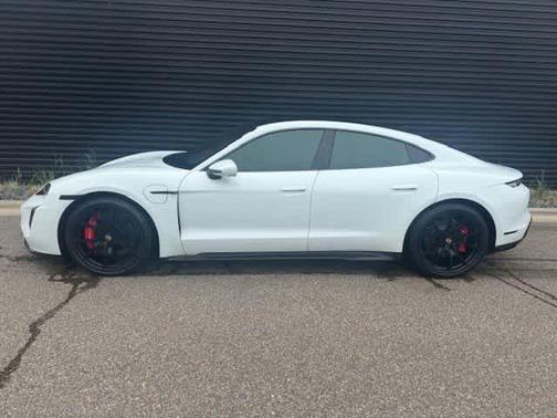 2022 Porsche Taycan GTS