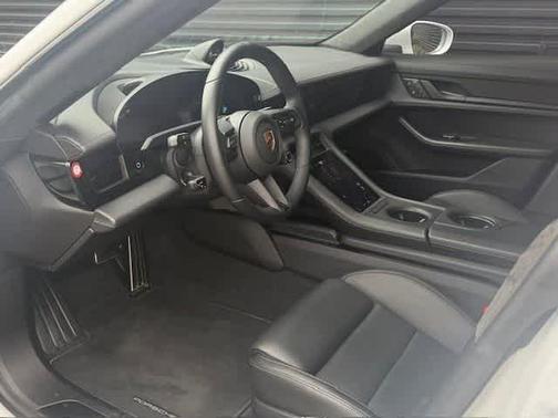 2022 Porsche Taycan GTS