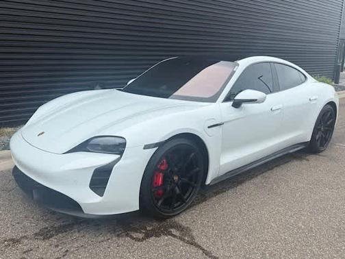 2022 Porsche Taycan GTS