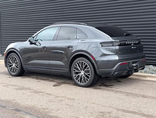 2024 Porsche Macan 4