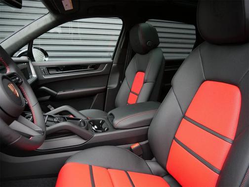 2026 Porsche Cayenne GTS