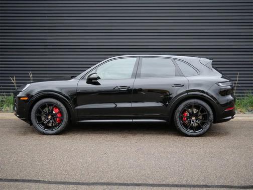 2026 Porsche Cayenne GTS