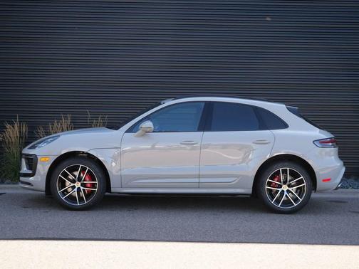 Chalk 2026 Porsche Macan Macan