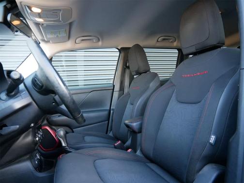 2016 Jeep Renegade Trailhawk