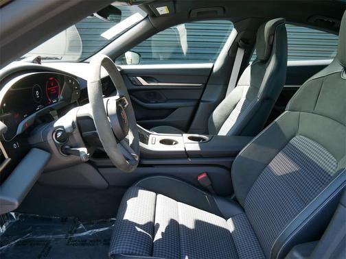 2025 Porsche Taycan 4S