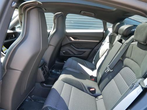 2025 Porsche Taycan 4S