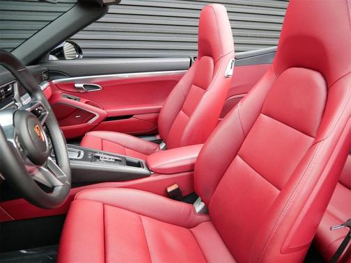 2017 Porsche 911 Carrera 4S Cabriolet
