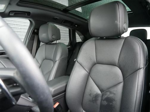 2025 Porsche Macan AWD