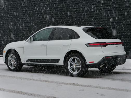 2025 Porsche Macan AWD