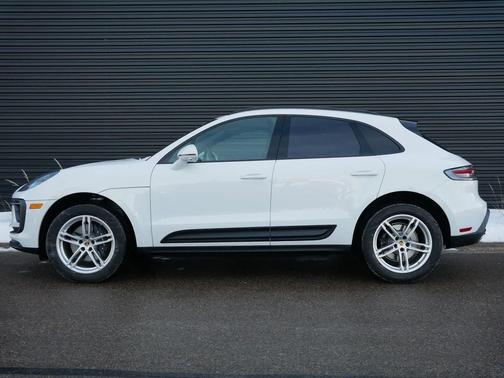 2025 Porsche Macan AWD