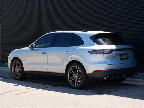 2022 Porsche Cayenne E-Hybrid S