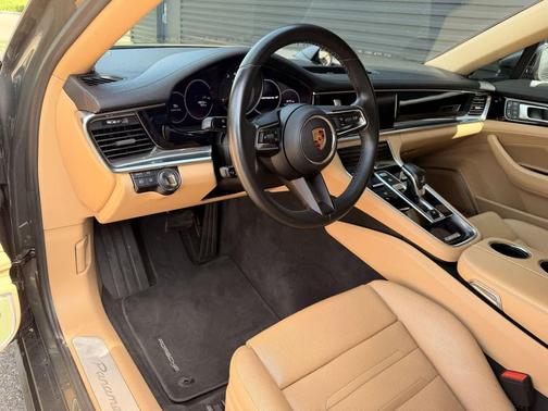 Green 2022 Porsche Panamera 4